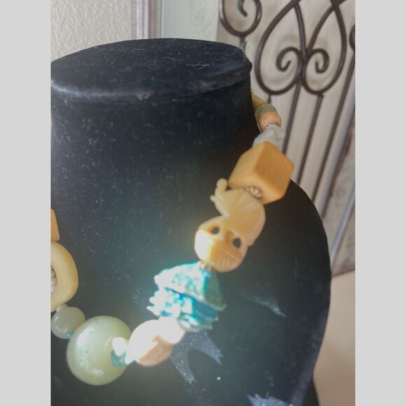 Vtg Bead Necklace, Carved Bovine Turquoise & Stone Fetish, Elephant Bird African - Picture 6 of 12